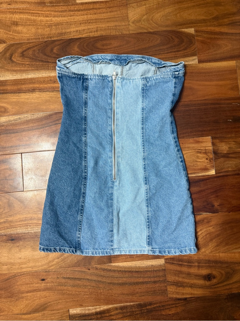 PrettyLittleThing Light Blue Denim Tube Dress - Picture 5 of 5